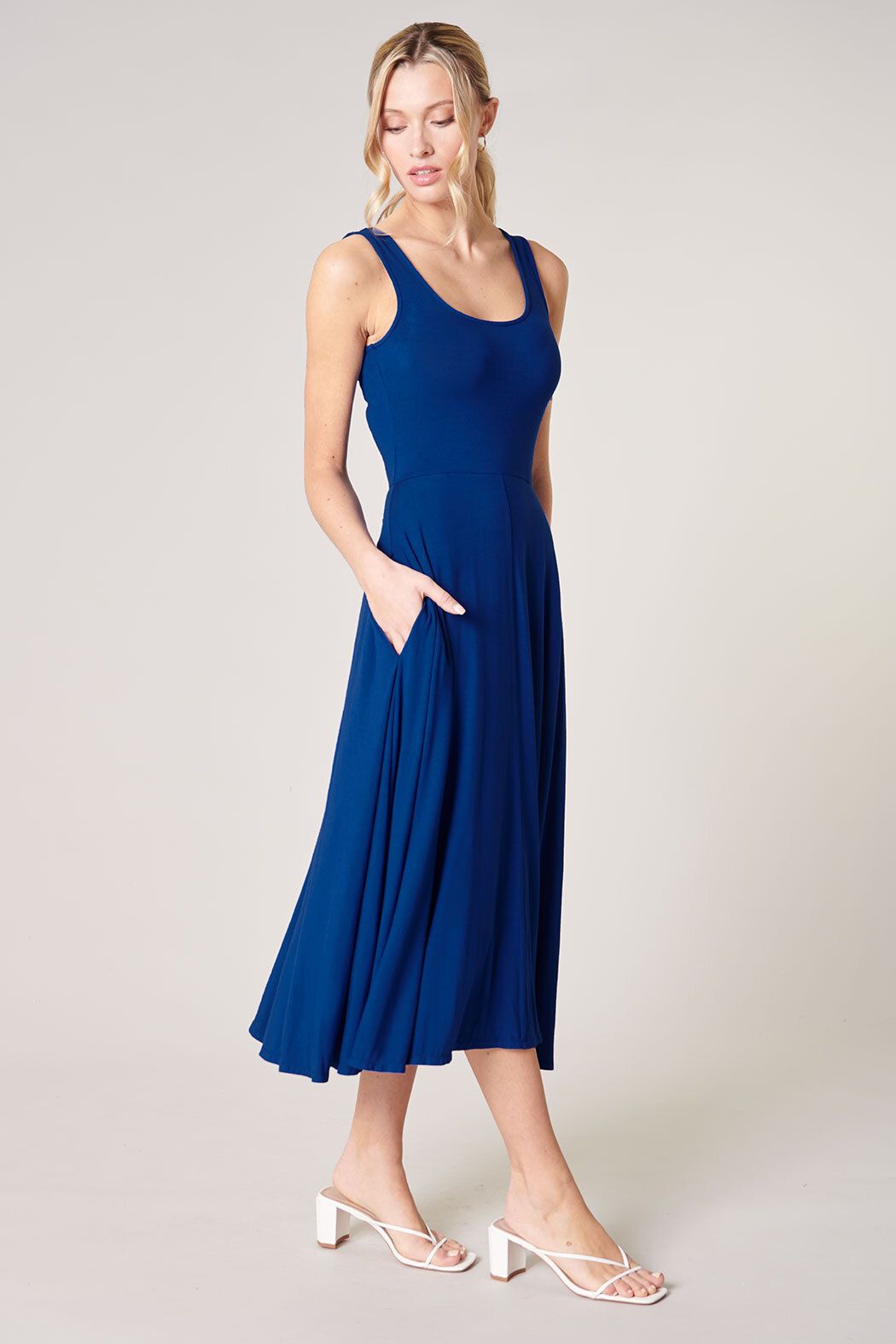 Phinie Jersey Knit Scoop Neck Midi Dress - B502